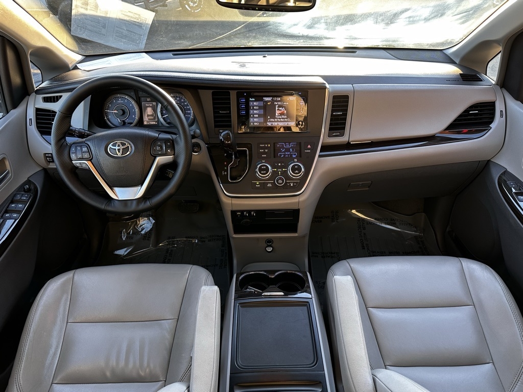 Toyota Sienna XLE Auto Access Seat FWD 7-Passenger (Natl) 2017