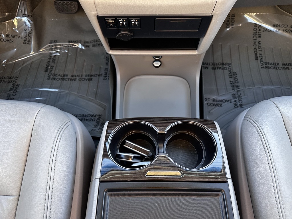 Toyota Sienna XLE Auto Access Seat FWD 7-Passenger (Natl) 2017