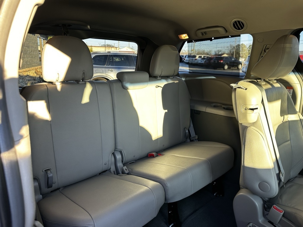 Toyota Sienna XLE Auto Access Seat FWD 7-Passenger (Natl) 2017