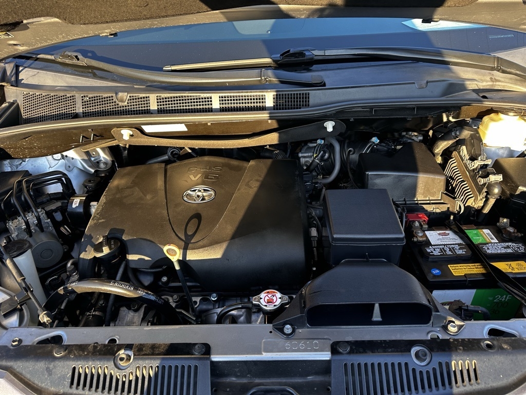 Toyota Sienna XLE Auto Access Seat FWD 7-Passenger (Natl) 2017