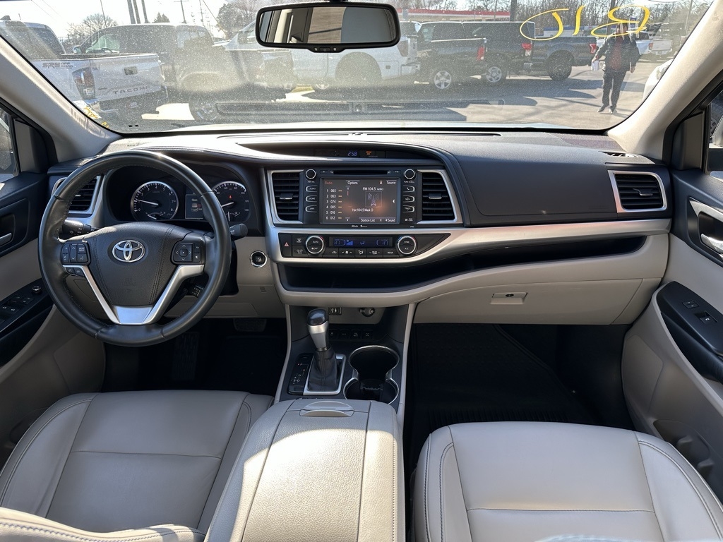 Toyota Highlander AWD 4dr V6 XLE (Natl) 2015