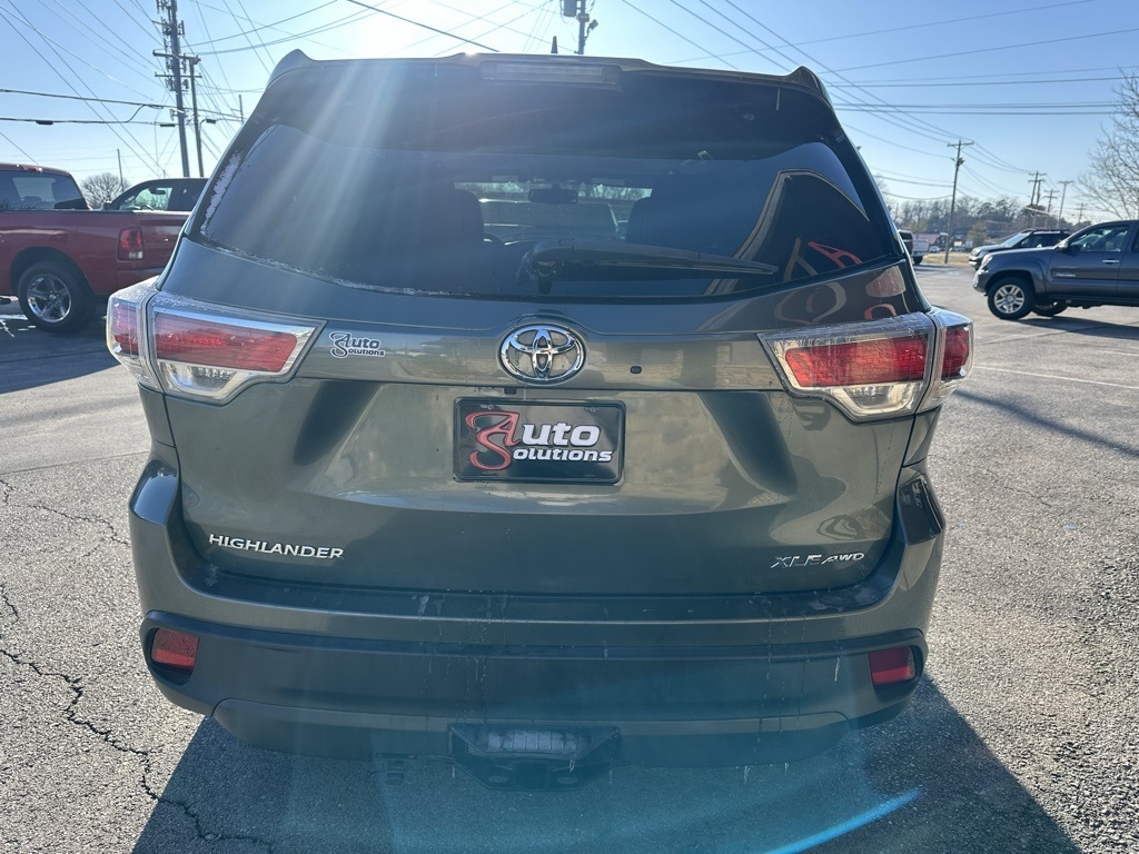 Toyota Highlander AWD 4dr V6 XLE (Natl) 2015