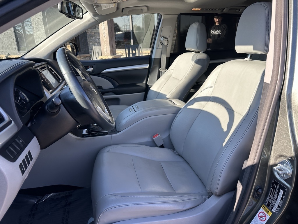 Toyota Highlander AWD 4dr V6 XLE (Natl) 2015