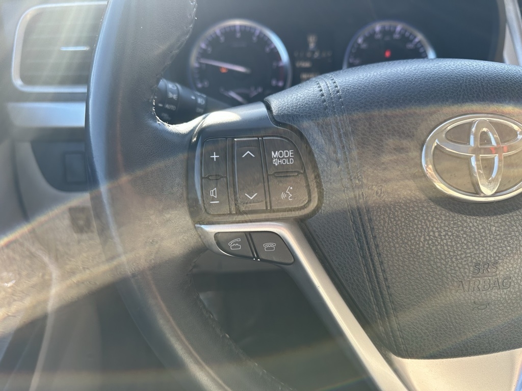 Toyota Highlander AWD 4dr V6 XLE (Natl) 2015