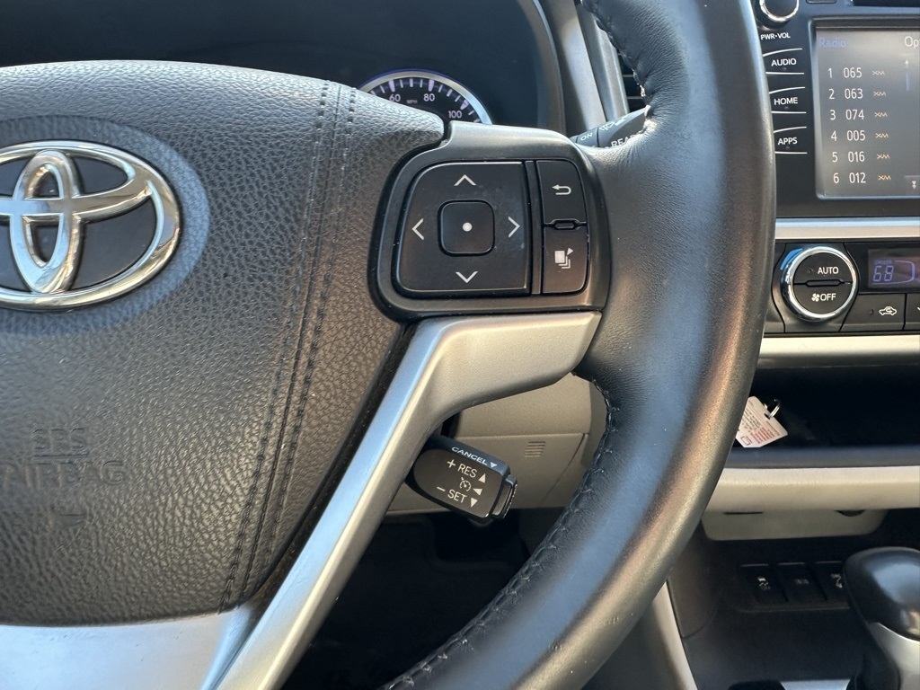 Toyota Highlander AWD 4dr V6 XLE (Natl) 2015