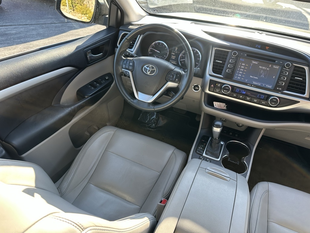 Toyota Highlander AWD 4dr V6 XLE (Natl) 2015