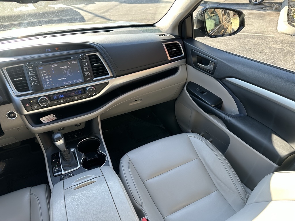 Toyota Highlander AWD 4dr V6 XLE (Natl) 2015