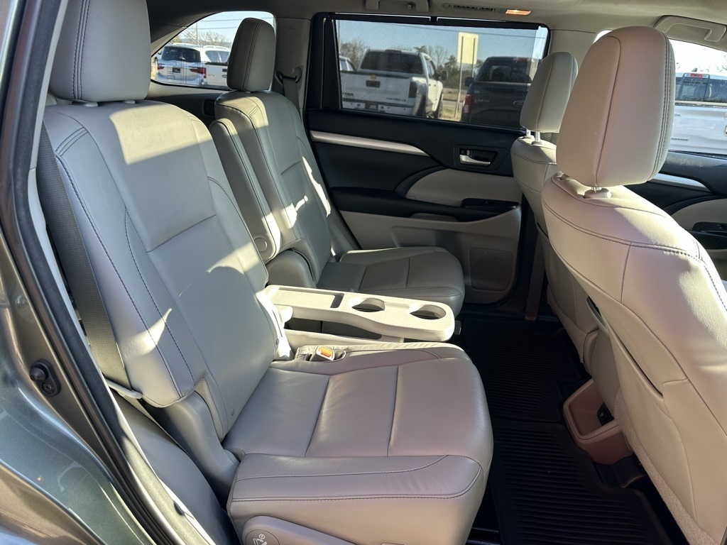 Toyota Highlander AWD 4dr V6 XLE (Natl) 2015