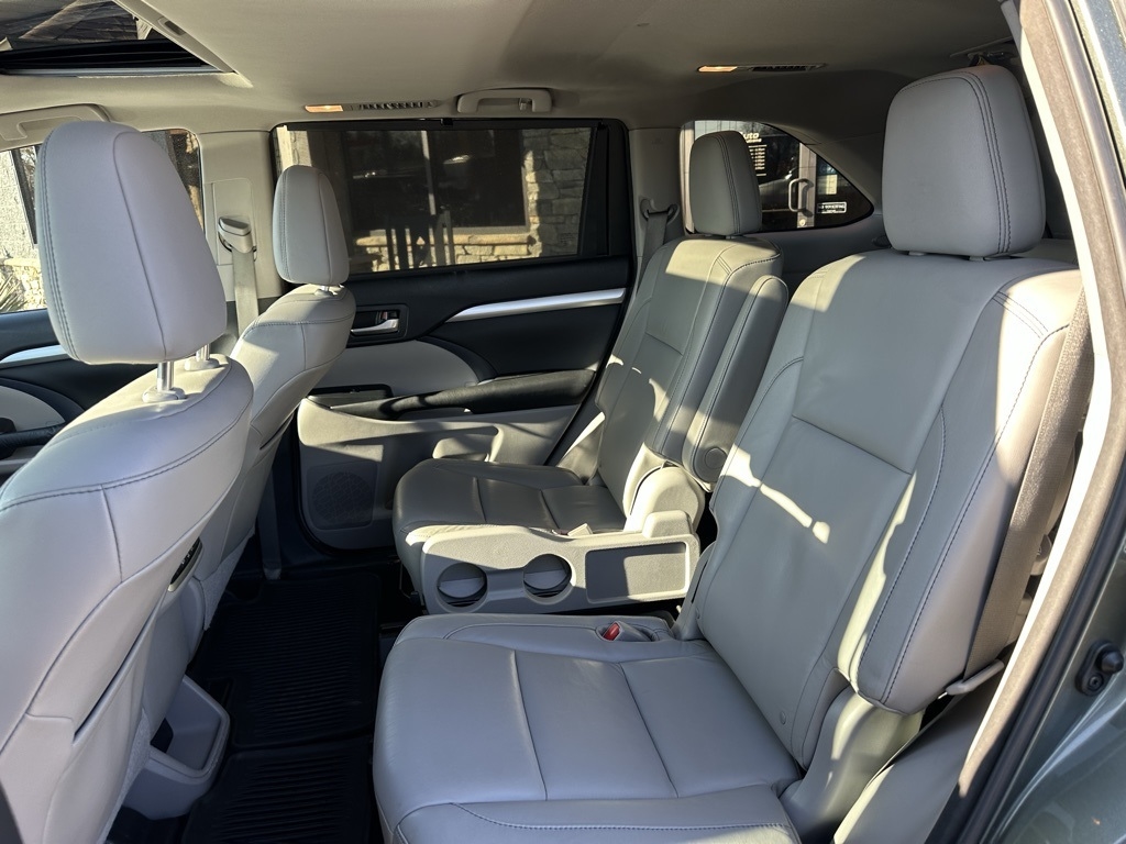 Toyota Highlander AWD 4dr V6 XLE (Natl) 2015