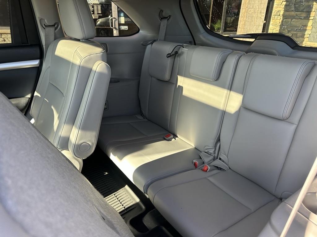 Toyota Highlander AWD 4dr V6 XLE (Natl) 2015