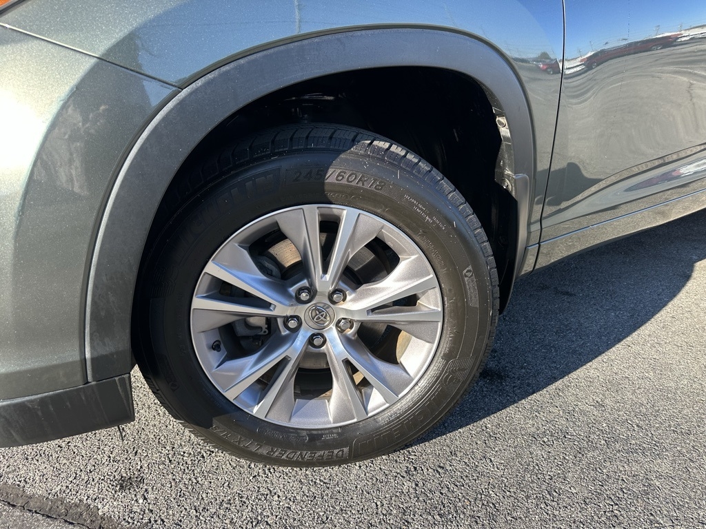 Toyota Highlander AWD 4dr V6 XLE (Natl) 2015