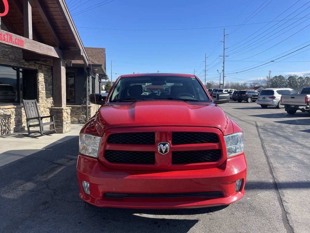 RAM 1500 2WD Crew Cab 140.5" Express 2015