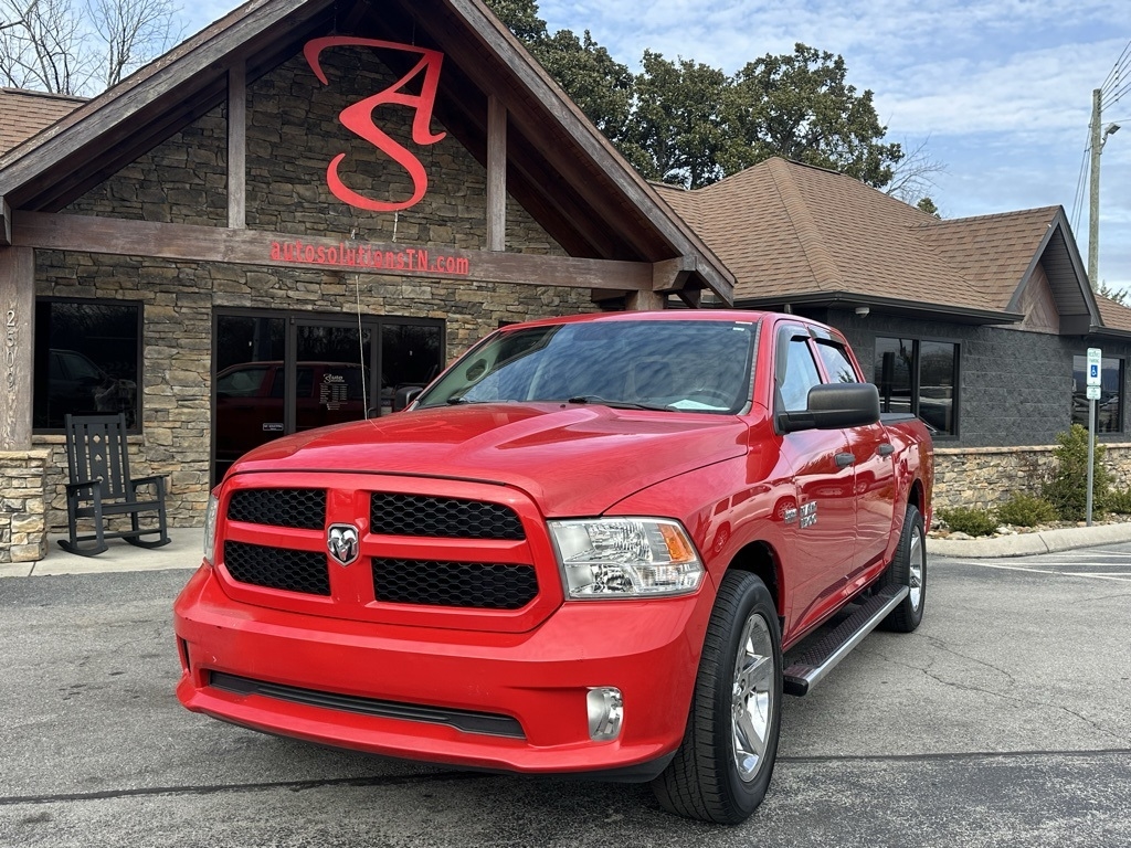 RAM 1500 2WD Crew Cab 140.5" Express 2015