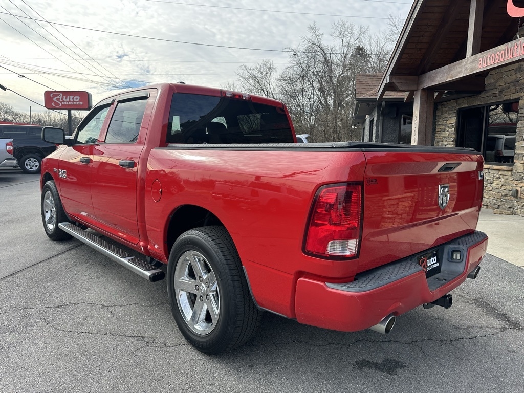RAM 1500 2WD Crew Cab 140.5" Express 2015
