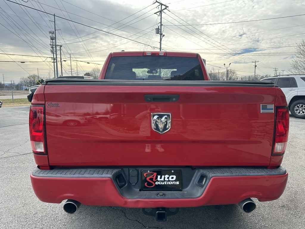 RAM 1500 2WD Crew Cab 140.5" Express 2015