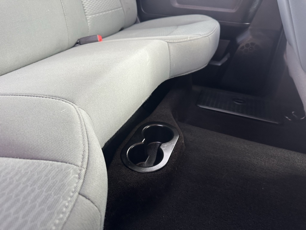 RAM 1500 2WD Crew Cab 140.5" Express 2015