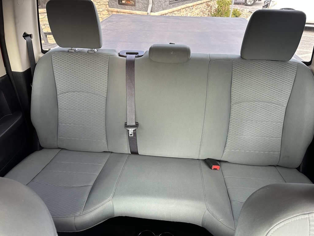 RAM 1500 2WD Crew Cab 140.5" Express 2015