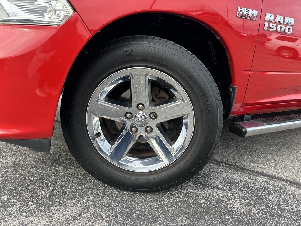 RAM 1500 2WD Crew Cab 140.5" Express 2015