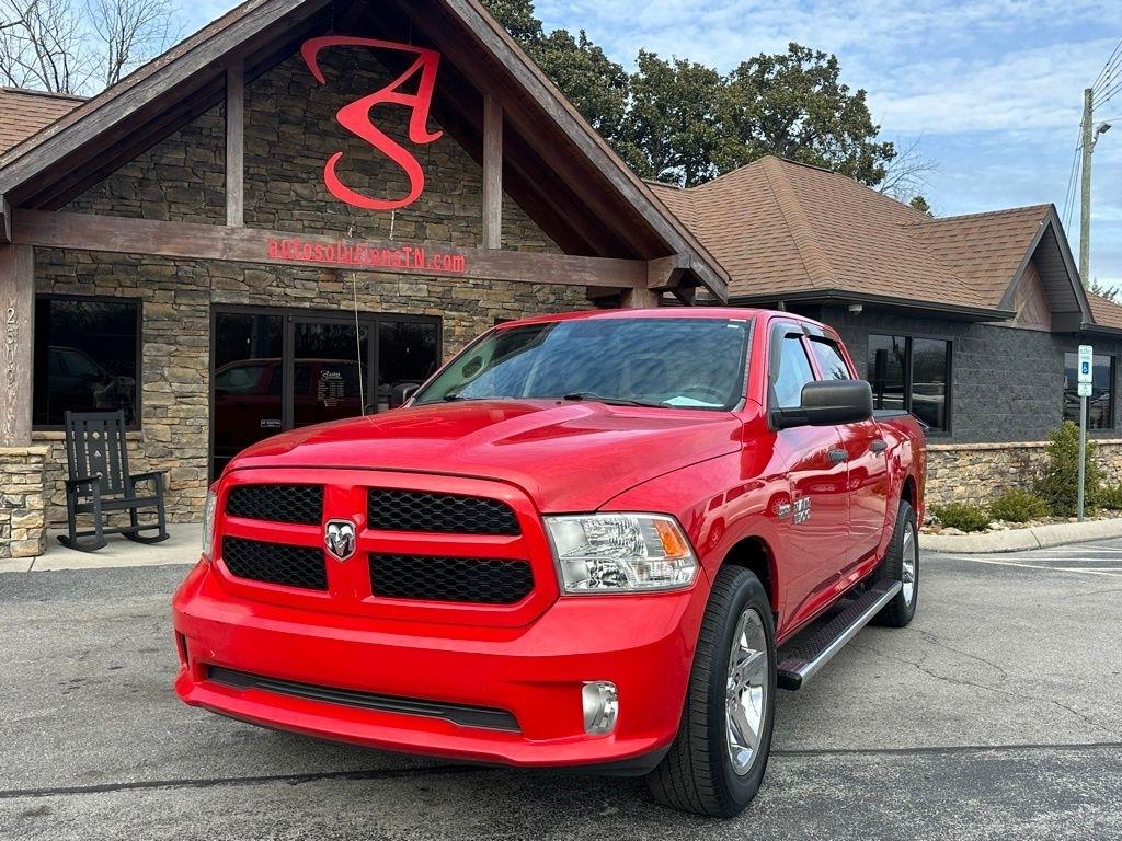 RAM 1500 2WD Crew Cab 140.5" Express 2015