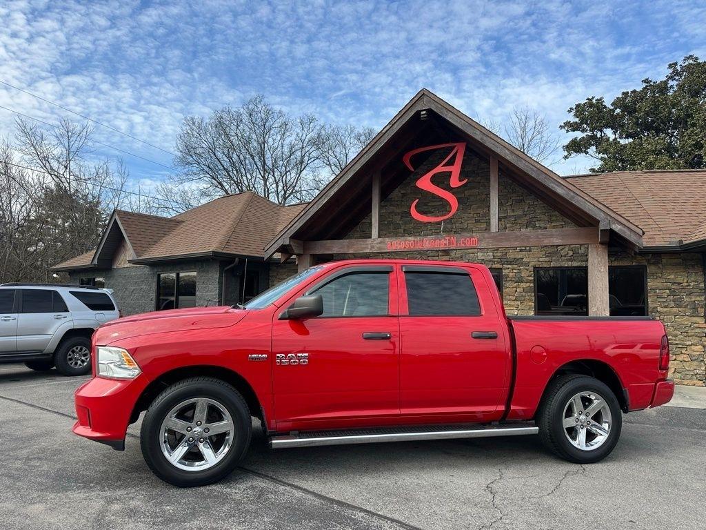 RAM 1500 2WD Crew Cab 140.5" Express 2015