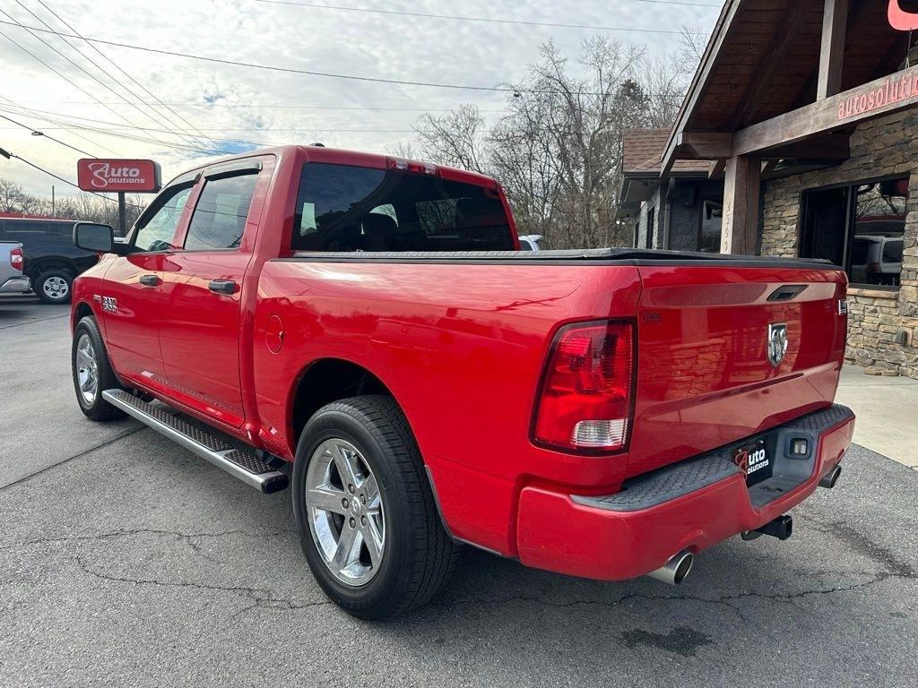 RAM 1500 2WD Crew Cab 140.5" Express 2015