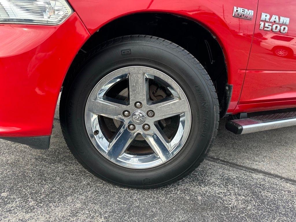 RAM 1500 2WD Crew Cab 140.5" Express 2015