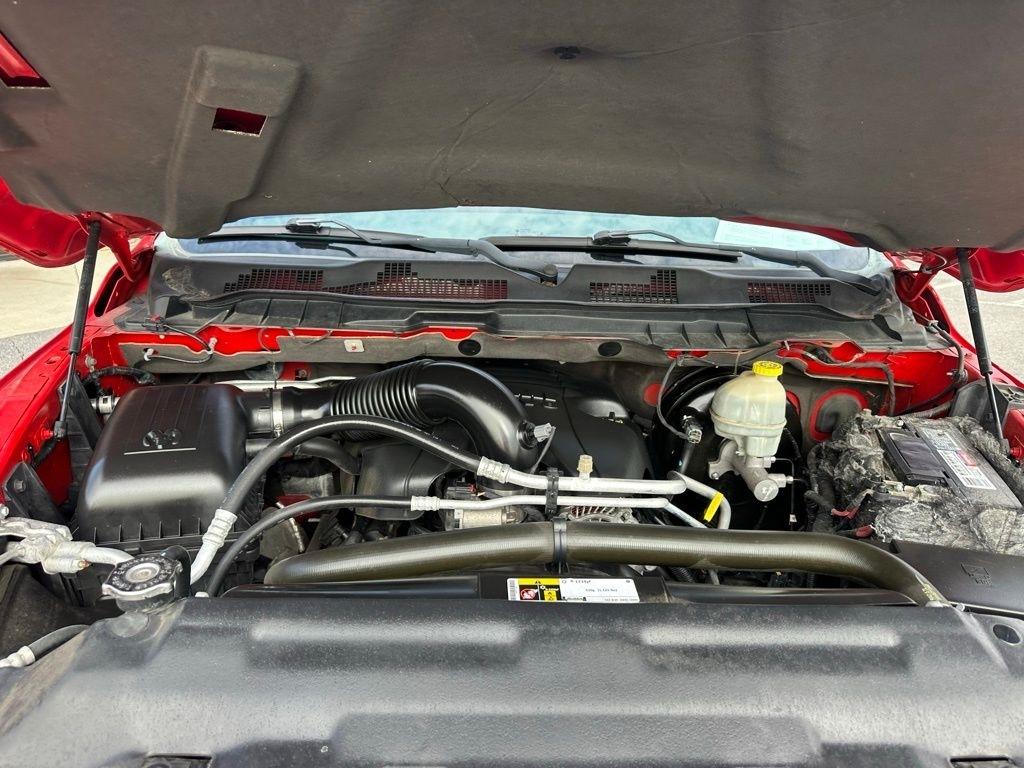 RAM 1500 2WD Crew Cab 140.5" Express 2015