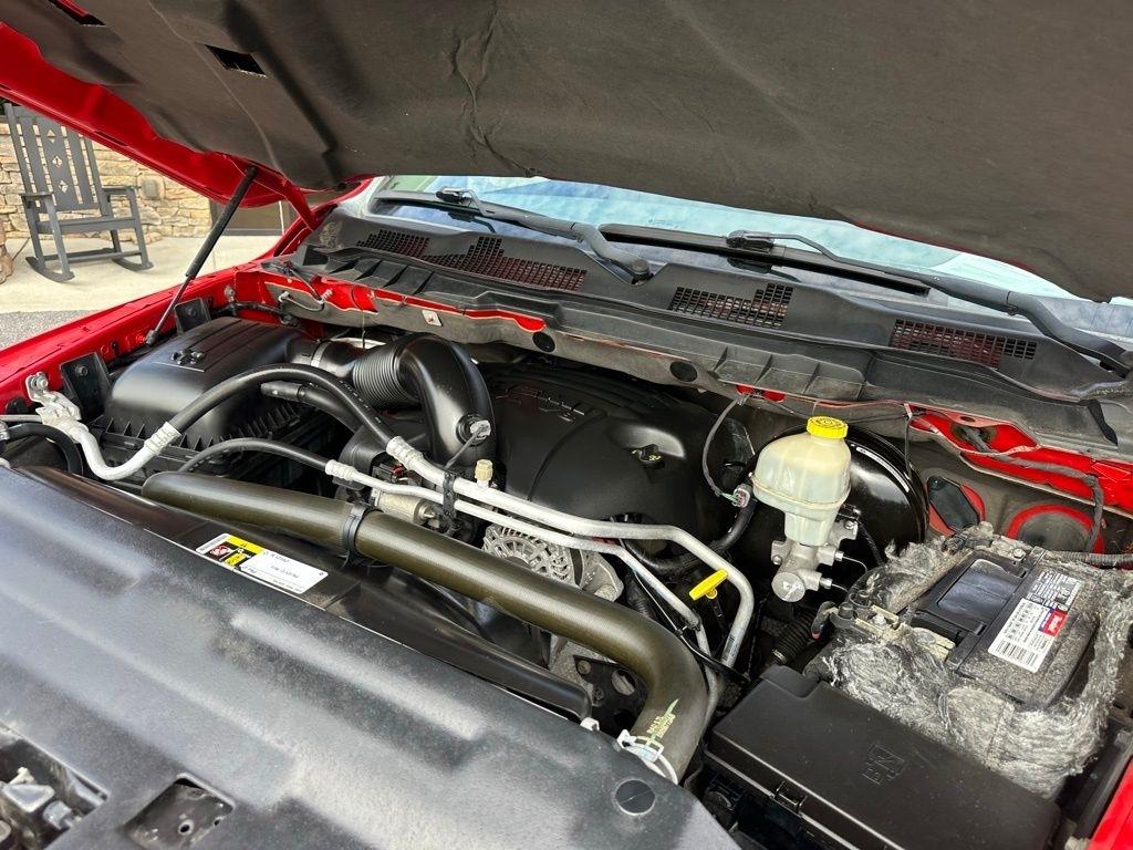 RAM 1500 2WD Crew Cab 140.5" Express 2015