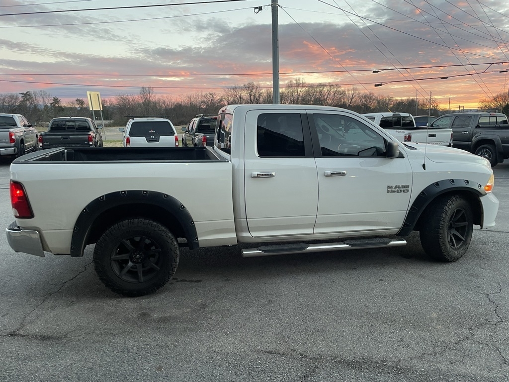 RAM 1500 2WD Quad Cab 140.5" SLT 2016