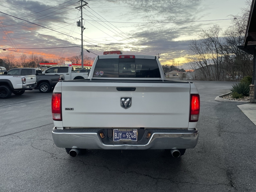 RAM 1500 2WD Quad Cab 140.5" SLT 2016