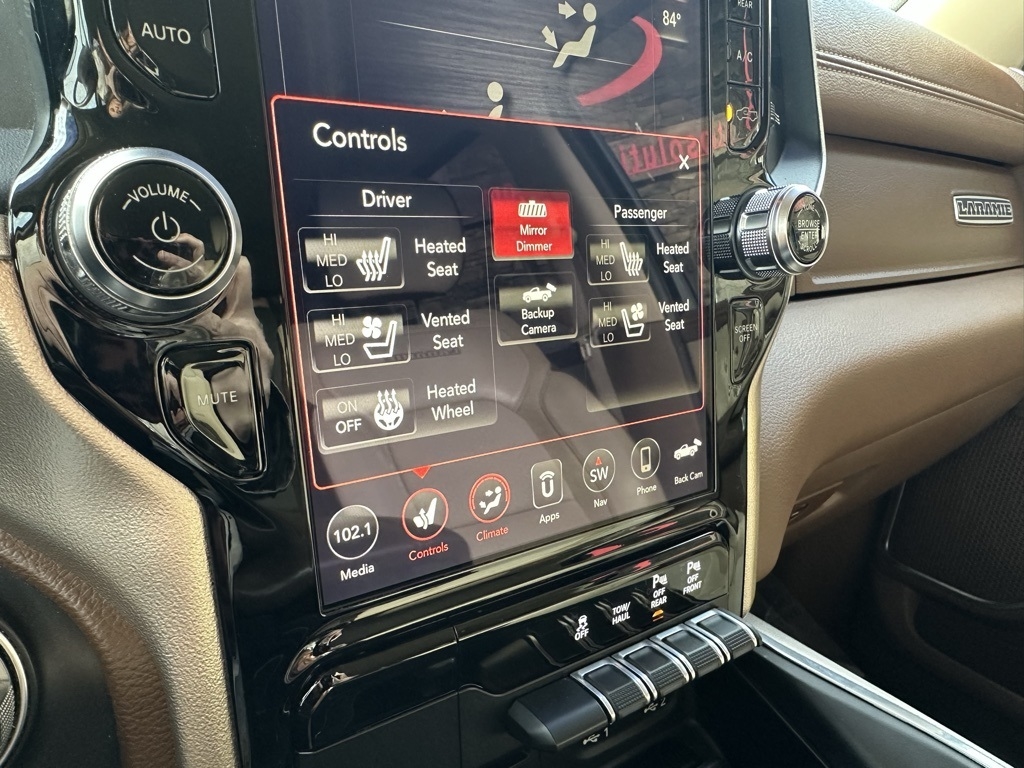 RAM 1500 Laramie 4x2 Crew Cab 5'7" Box 2019