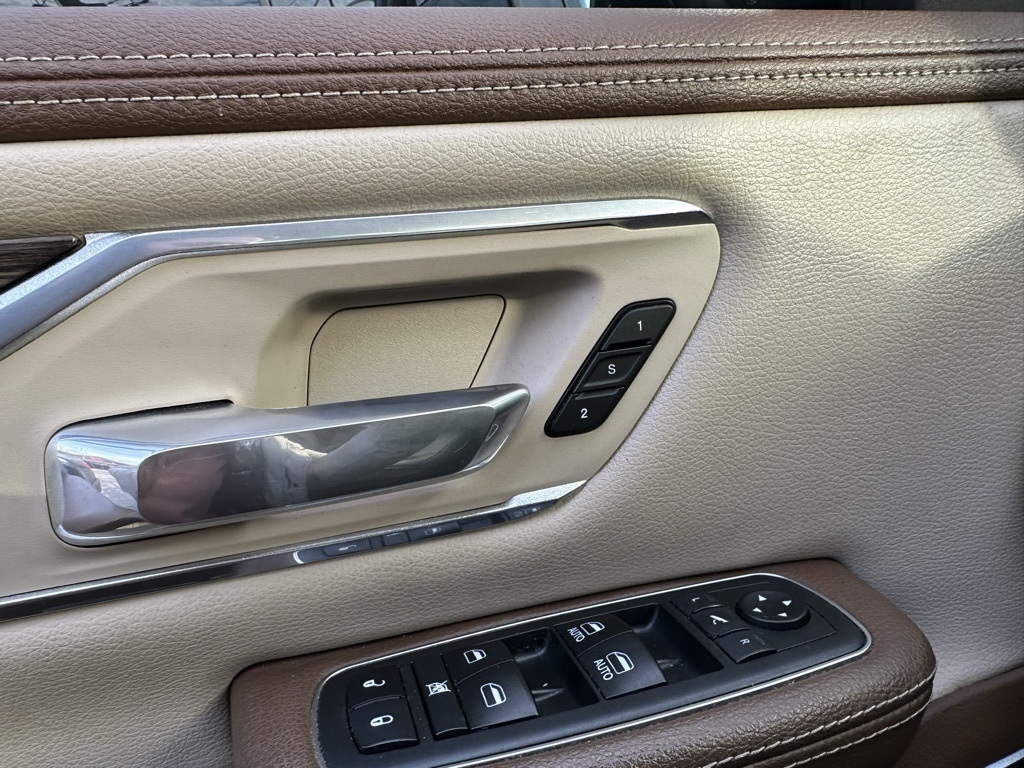 RAM 1500 Laramie 4x2 Crew Cab 5'7" Box 2019