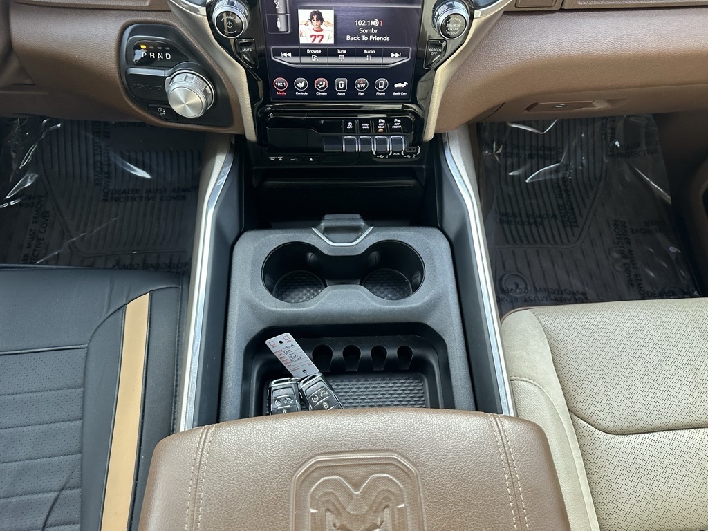 RAM 1500 Laramie 4x2 Crew Cab 5'7" Box 2019