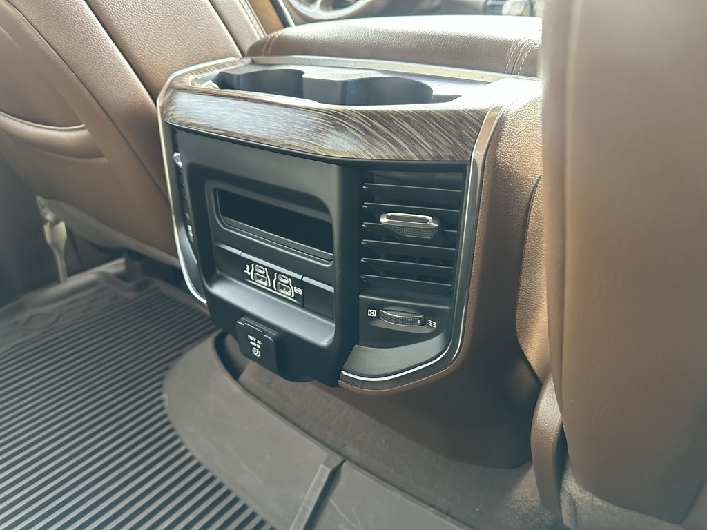 RAM 1500 Laramie 4x2 Crew Cab 5'7" Box 2019