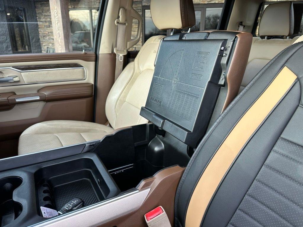 RAM 1500 Laramie 4x2 Crew Cab 5'7" Box 2019