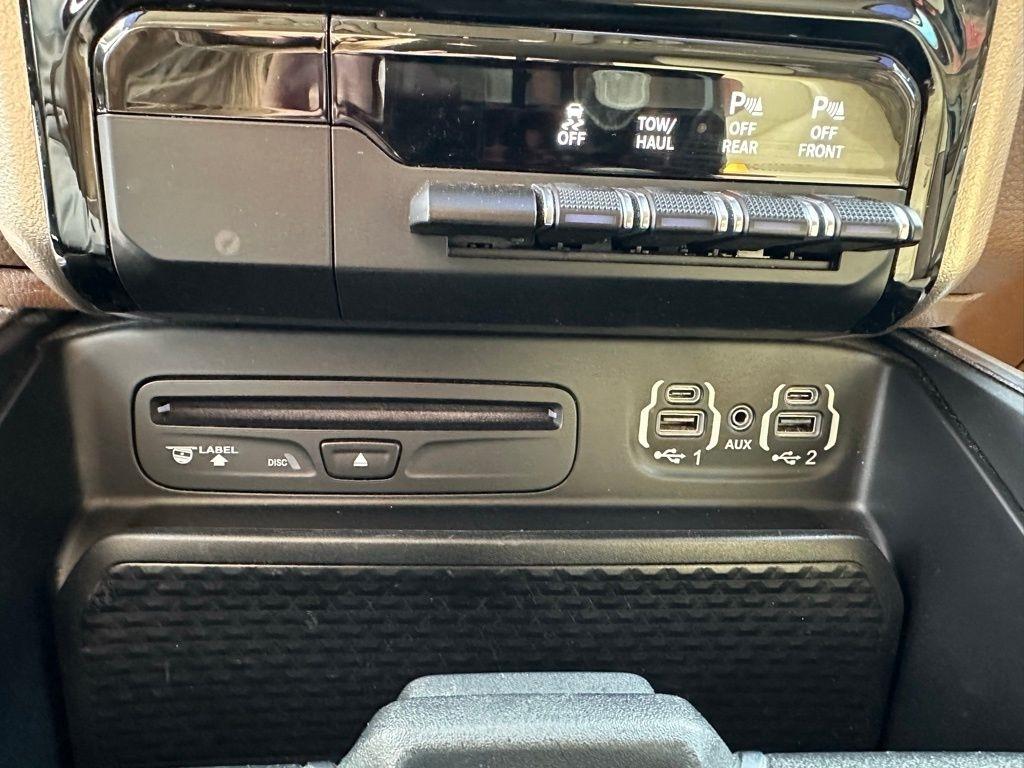 RAM 1500 Laramie 4x2 Crew Cab 5'7" Box 2019