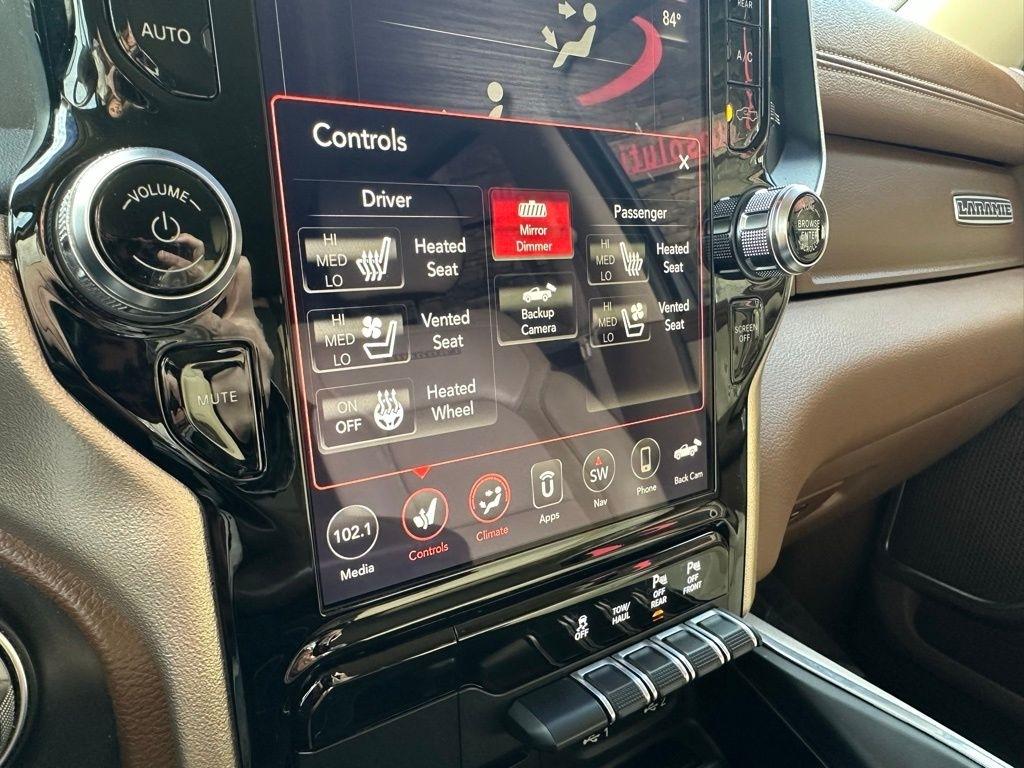 RAM 1500 Laramie 4x2 Crew Cab 5'7" Box 2019