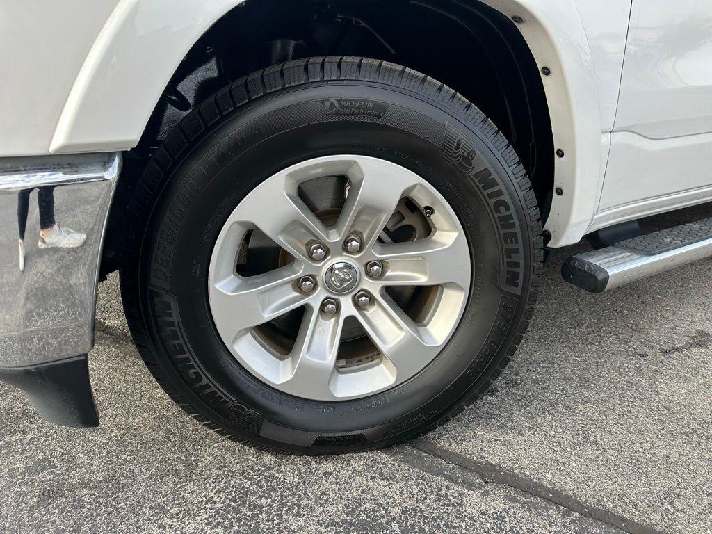 RAM 1500 Laramie 4x2 Crew Cab 5'7" Box 2019