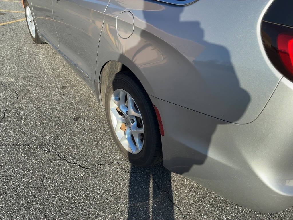 Chrysler Pacifica Touring-L Plus FWD 2017