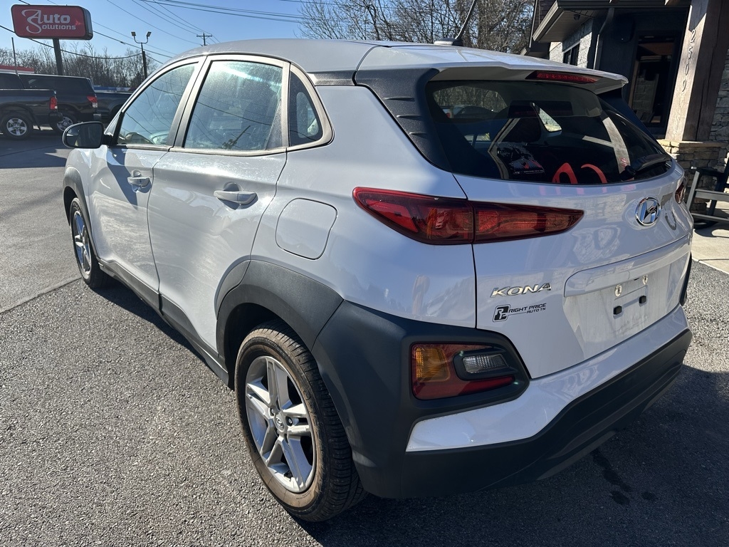 Hyundai Kona SE Auto FWD 2021