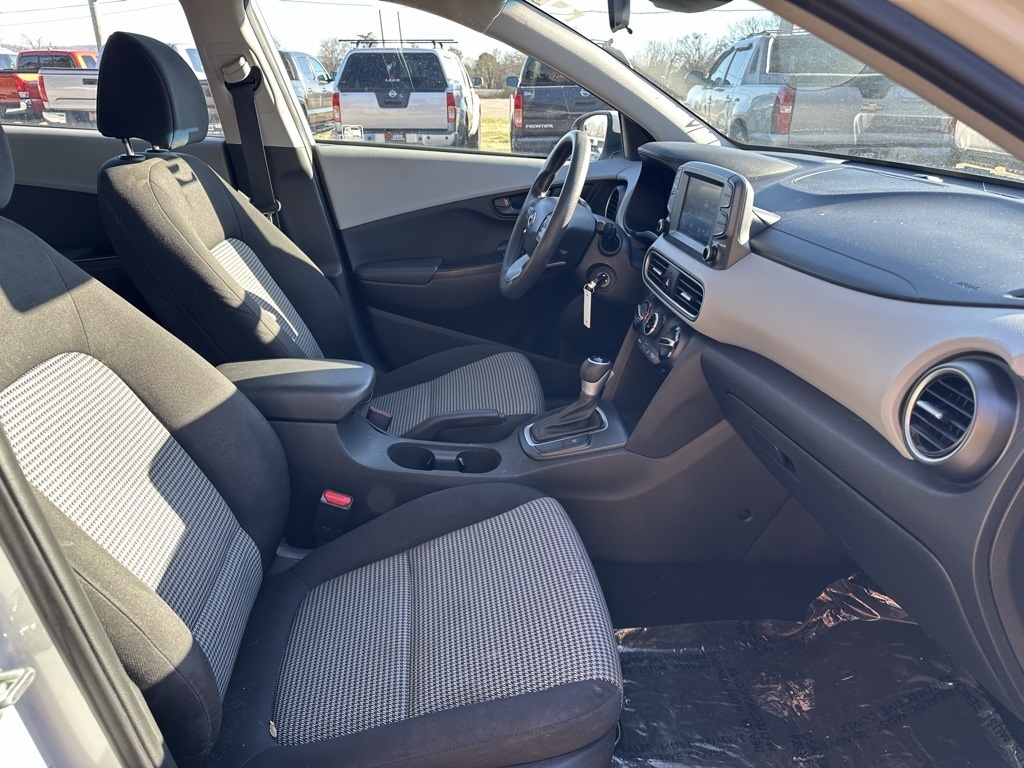 Hyundai Kona SE Auto FWD 2021