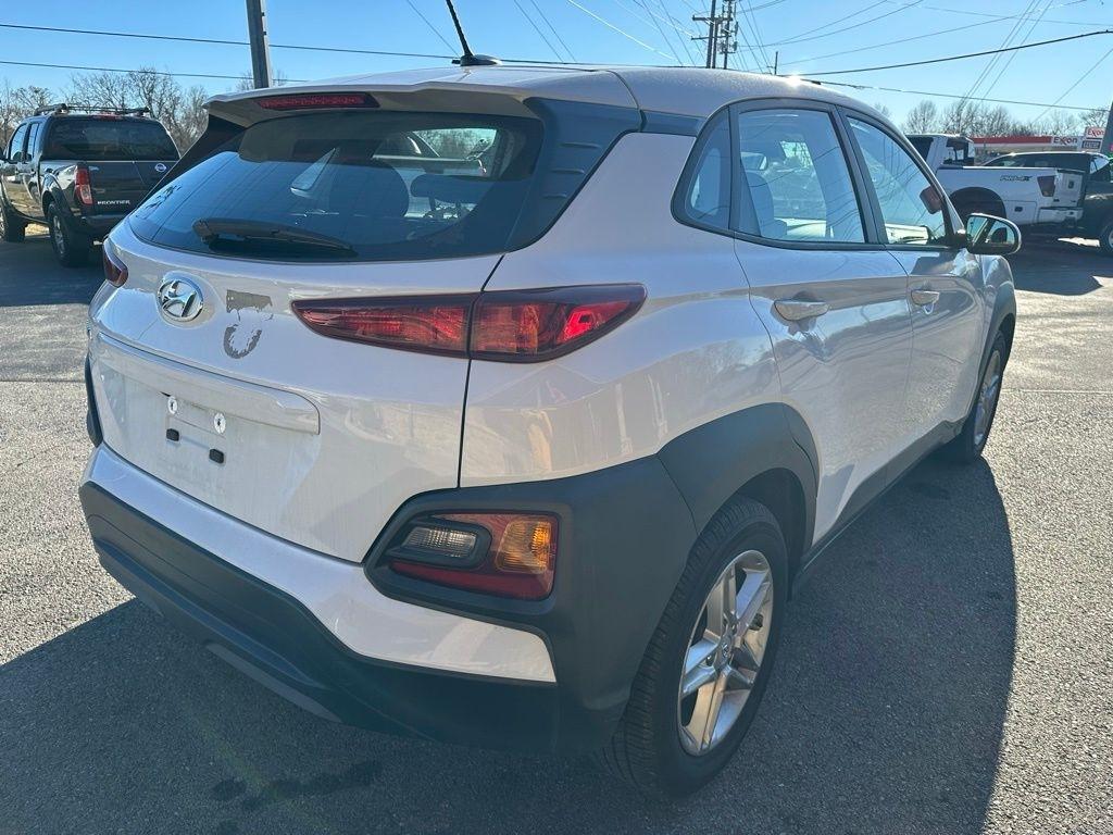 Hyundai Kona SE Auto FWD 2021