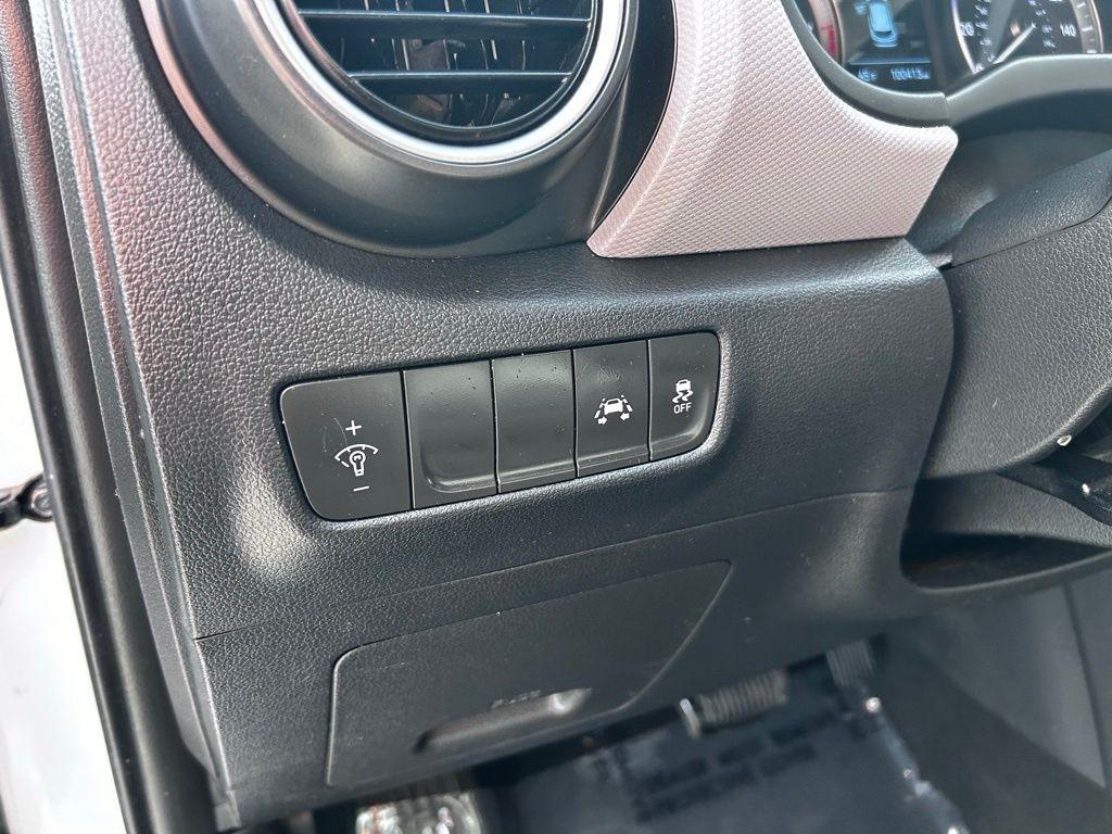 Hyundai Kona SE Auto FWD 2021