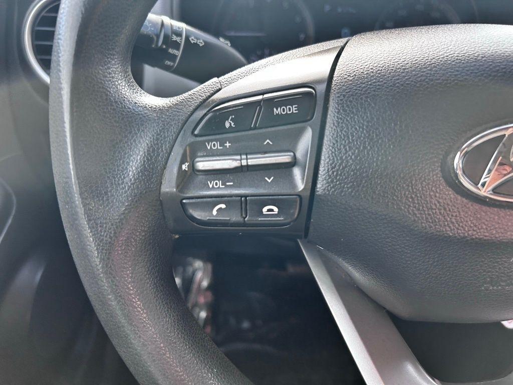 Hyundai Kona SE Auto FWD 2021