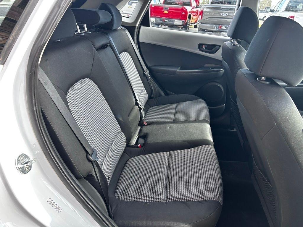 Hyundai Kona SE Auto FWD 2021