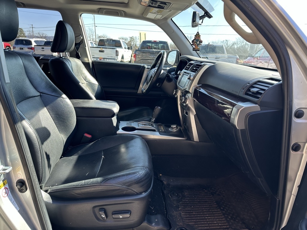 Toyota 4Runner TRD Off Road Premium 4WD (Natl) 2019