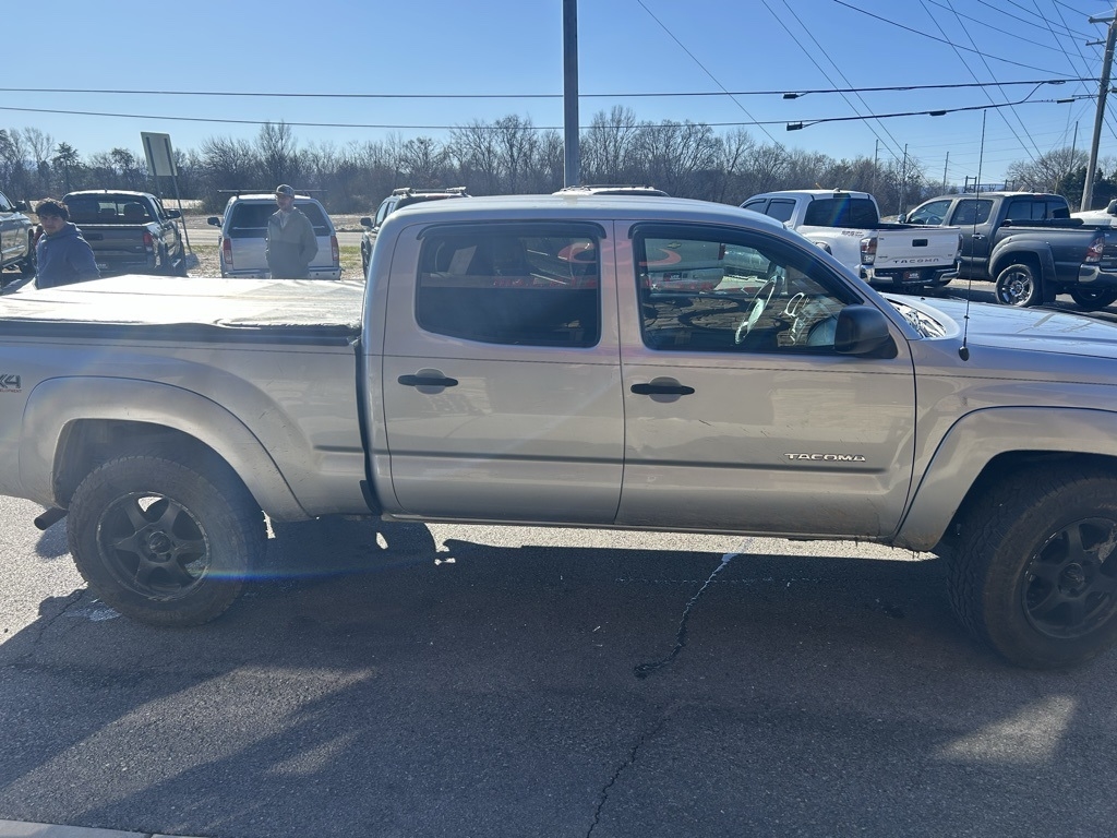 Toyota Tacoma 4WD Double LB V6 AT (Natl) 2010