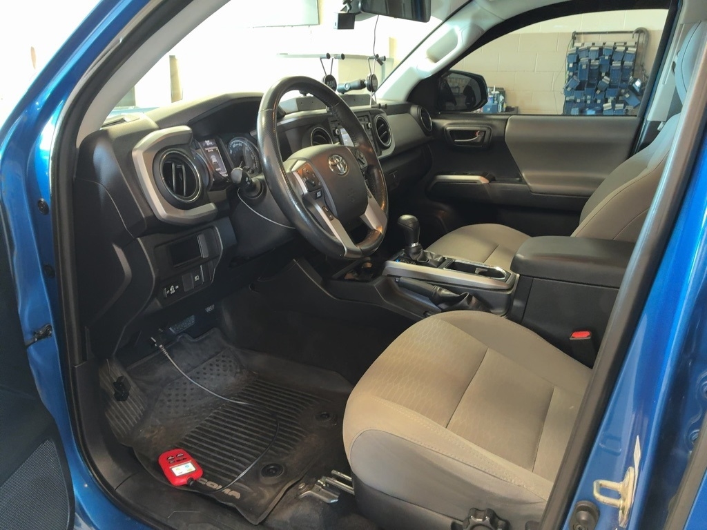 Toyota Tacoma SR5 Double Cab 5' Bed I4 4x2 AT (Natl) 2018
