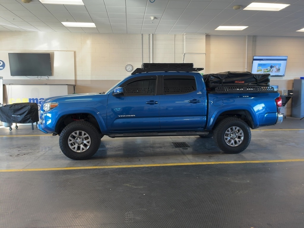 Toyota Tacoma SR5 Double Cab 5' Bed I4 4x2 AT (Natl) 2018