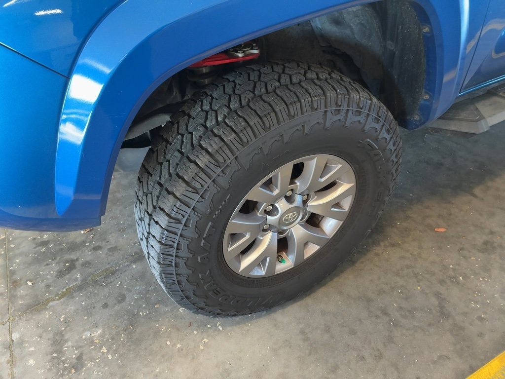 Toyota Tacoma SR5 Double Cab 5' Bed I4 4x2 AT (Natl) 2018